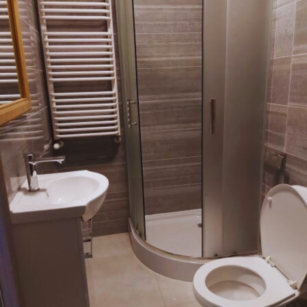 Eleganckie łazienki w ośrodku Zielona Olcha w Pawłowicach